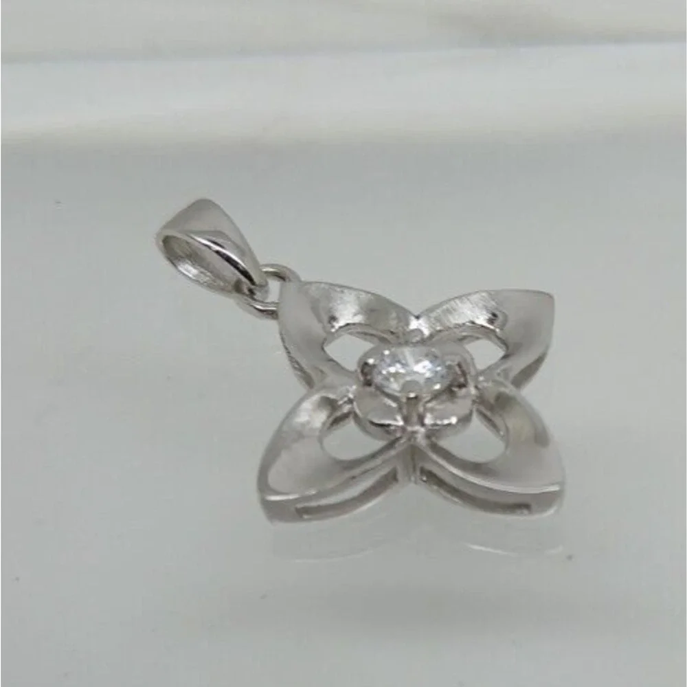 1990's Vintage Sterling Silver Simulated Diamond 4 Leaf Clover‎ Pendant New Rare